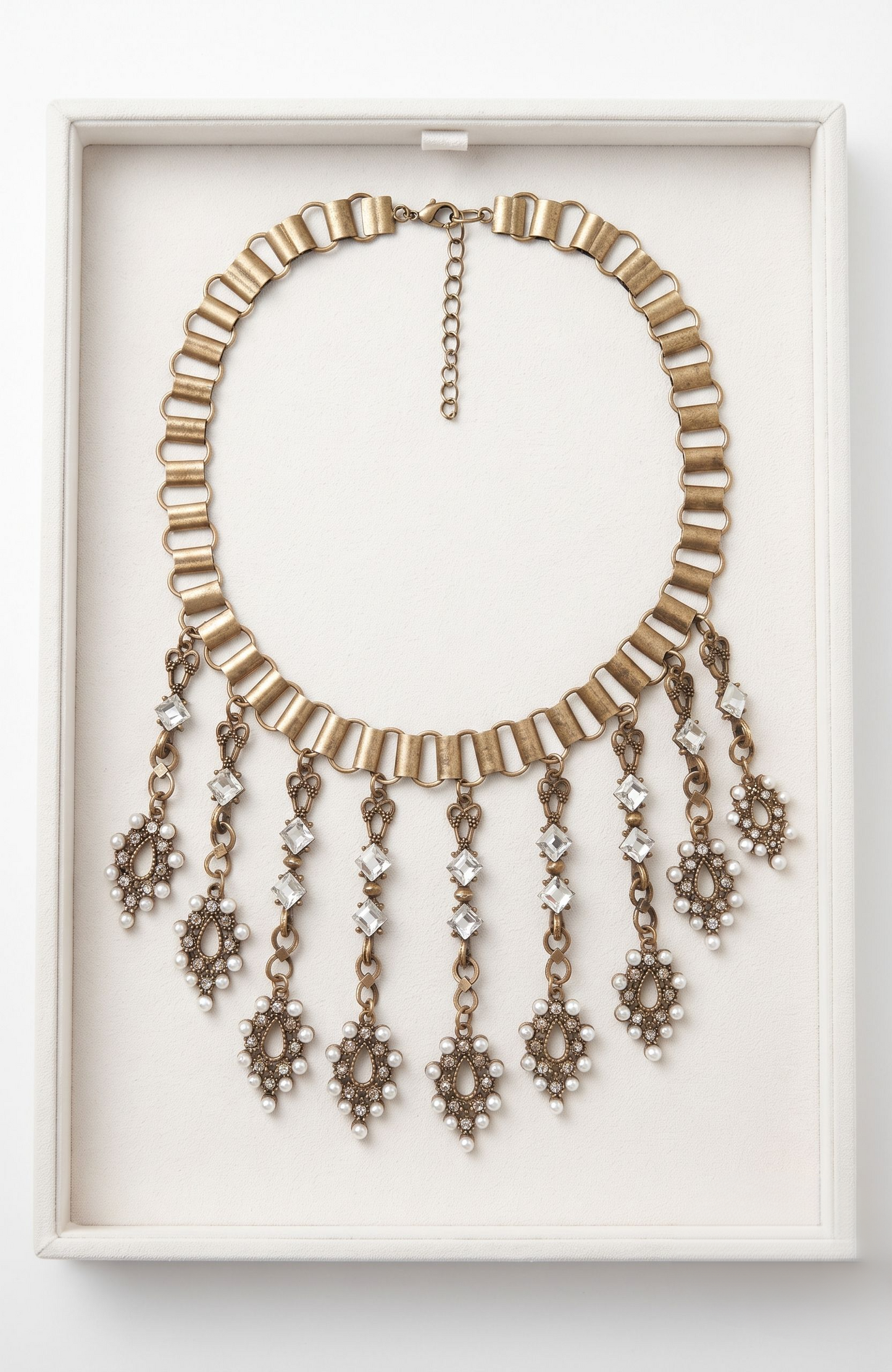 NECKLACE WITH CHAIN, RHINESTONE AND PEARLS
