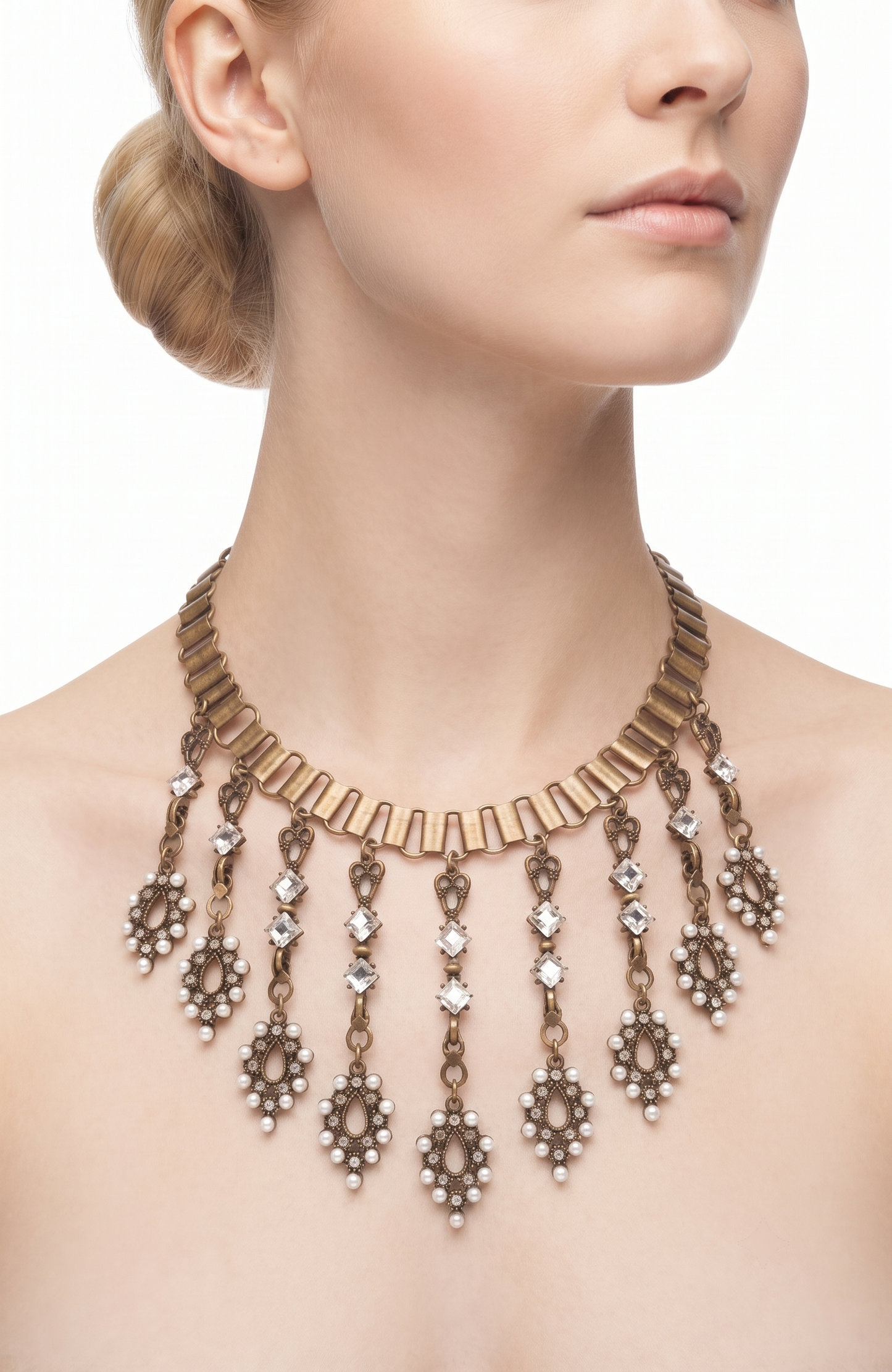 NECKLACE WITH CHAIN, RHINESTONE AND PEARLS