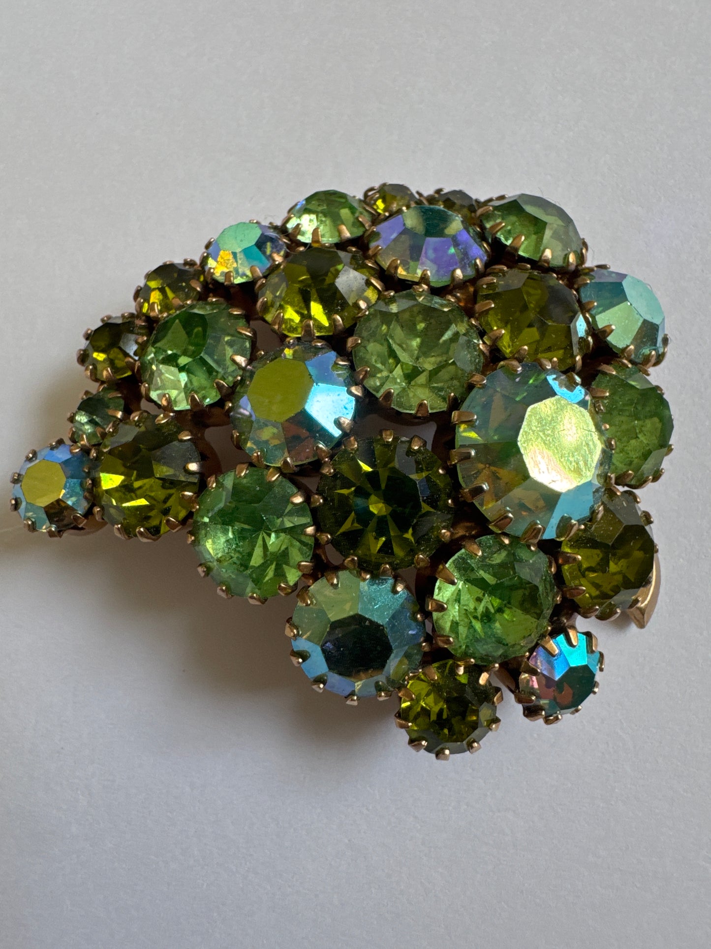 1950s unsigned Weiss gorgeous green aurora borealis leaf brooch