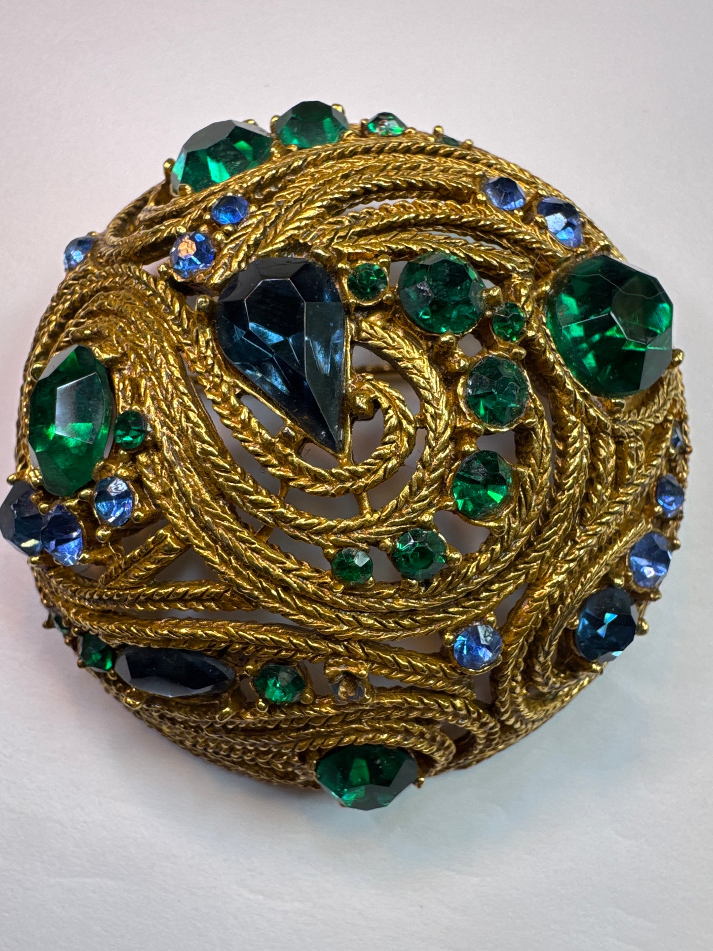 Beautiful mid-century dome brooch/pendant featuring Emerald Green and Sapphire, blue rhinestones