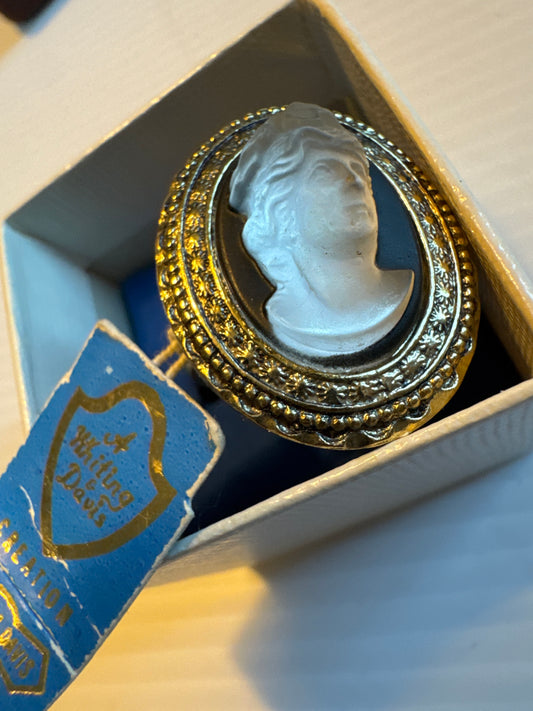 Vintage WHITING and DAVIS signed cameo ring in original box with original tag