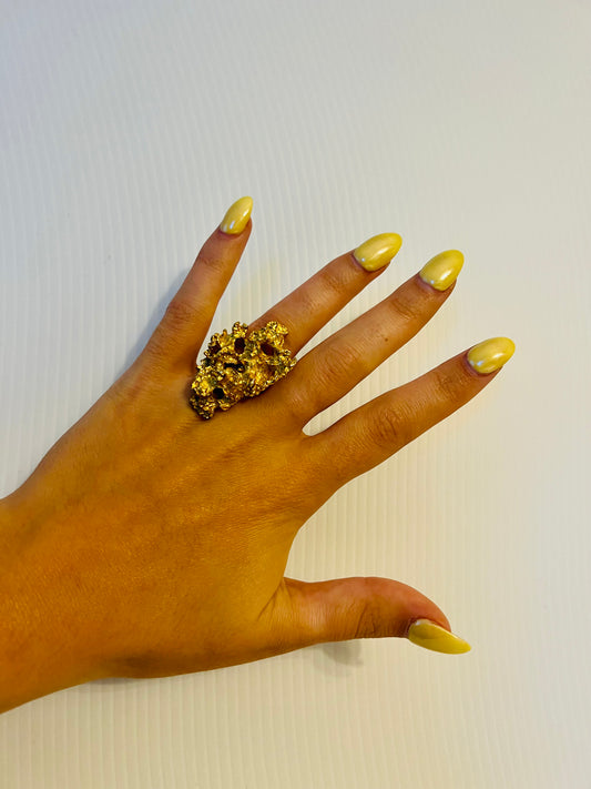 Vintage gold tone Brutalist style ring