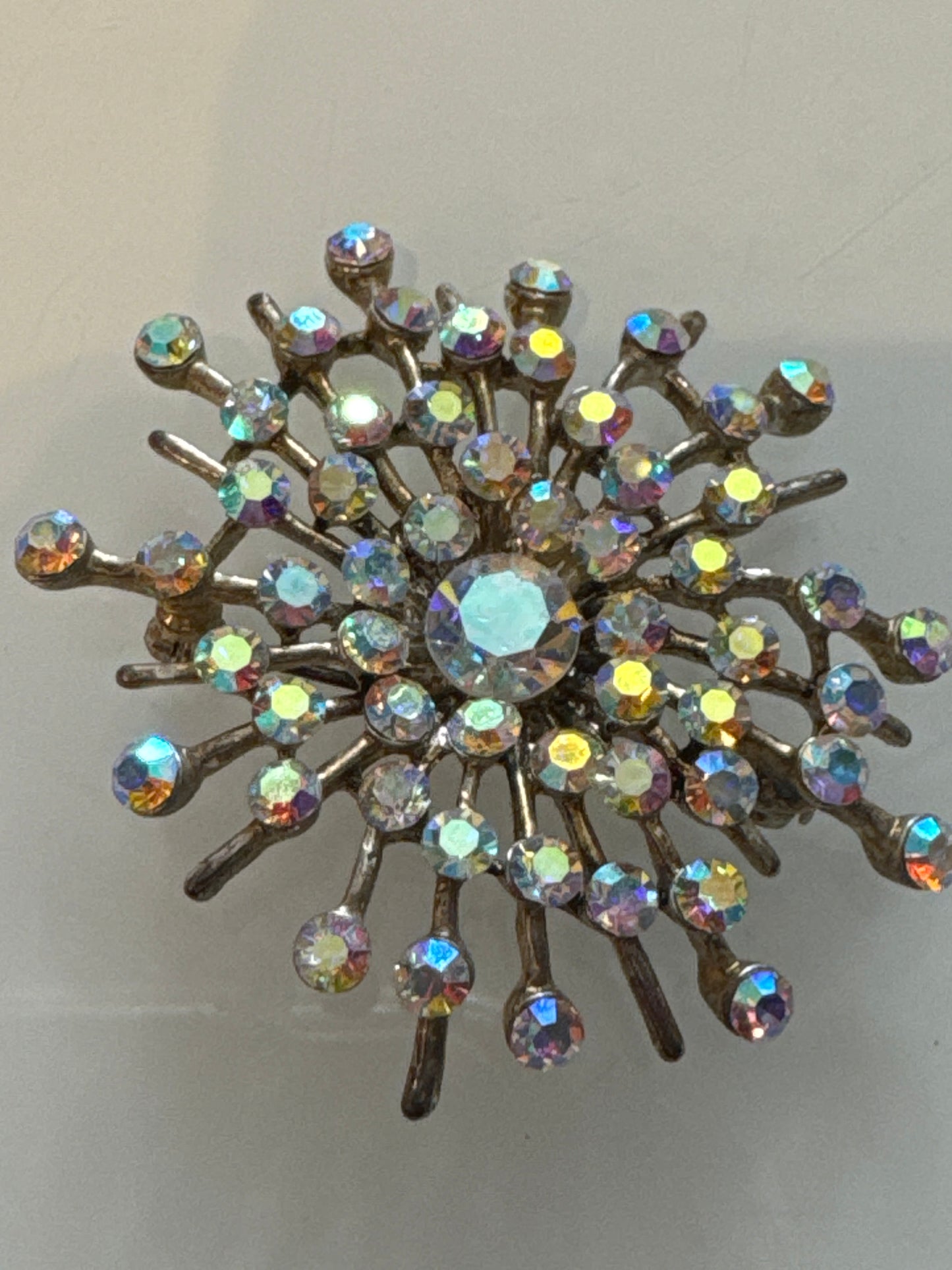 Beautiful 1940's aurora borealis starburst  brooch