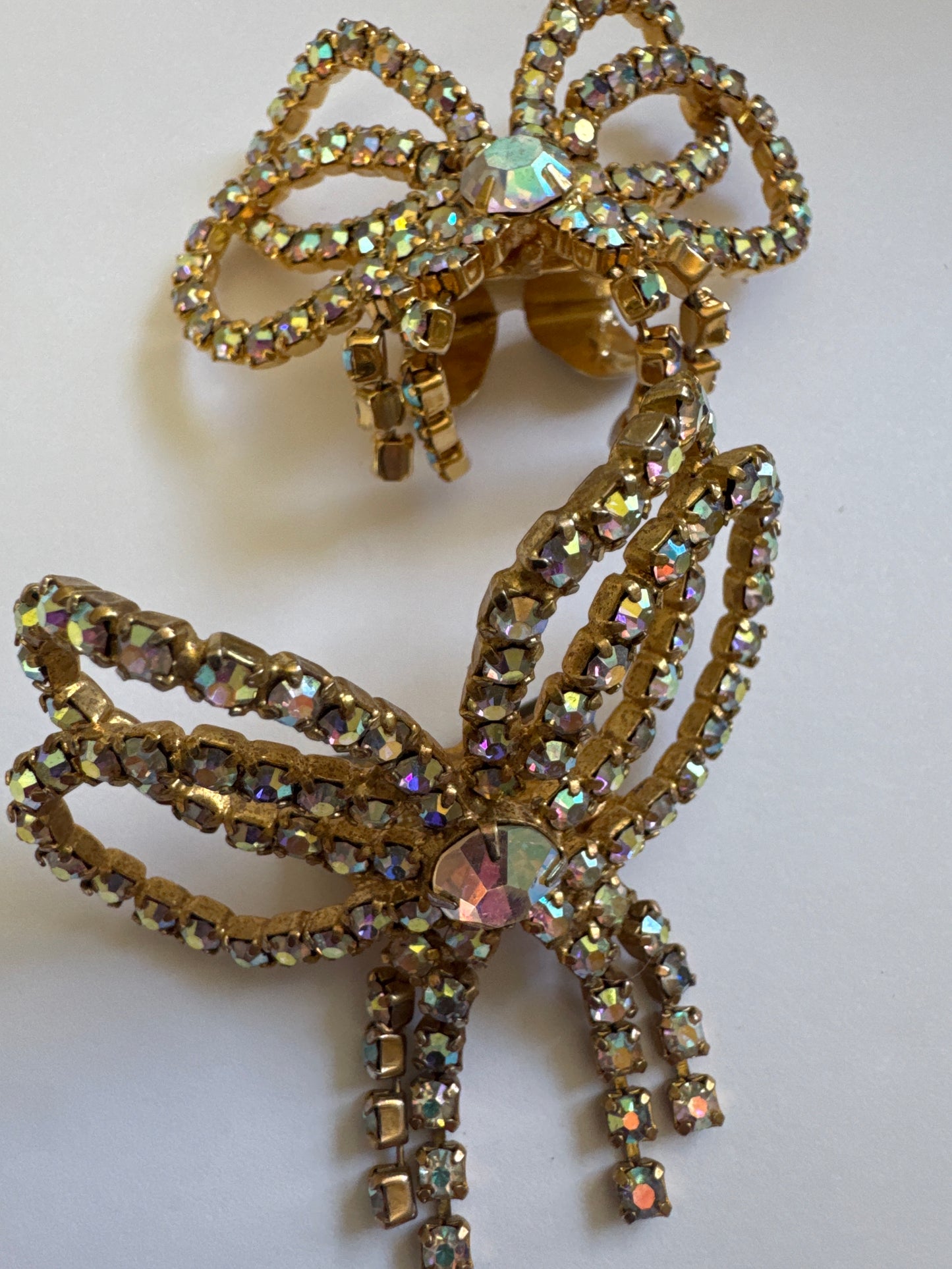 1950s aurora borealis bow shoe clip signed MUSI