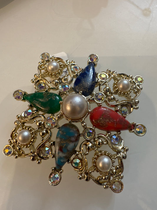 1970s signed Sarah Coventry rhinestone and cabochon brooch