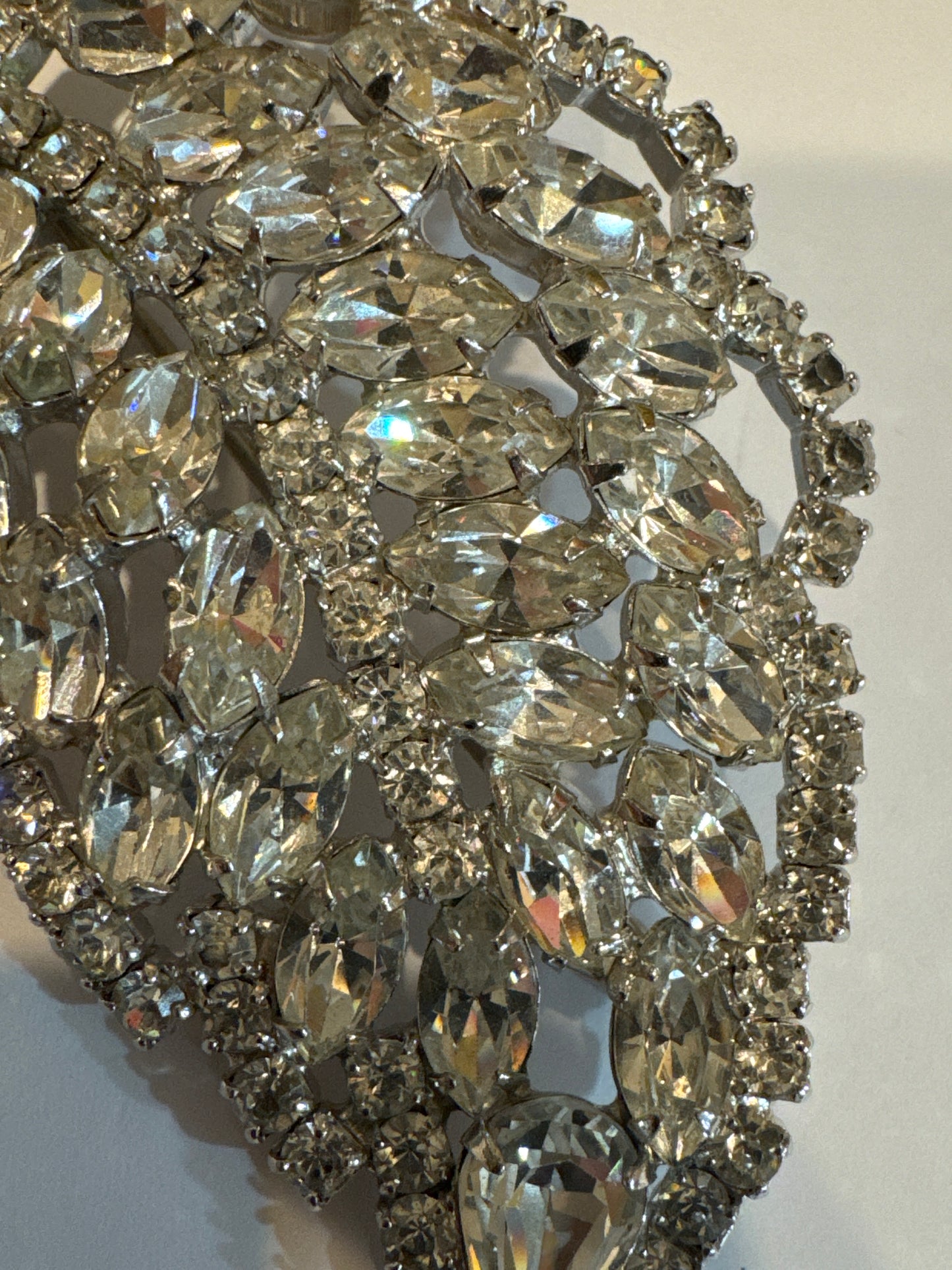 Beautiful 1940s jumbo leaf brooch possibly WEISS