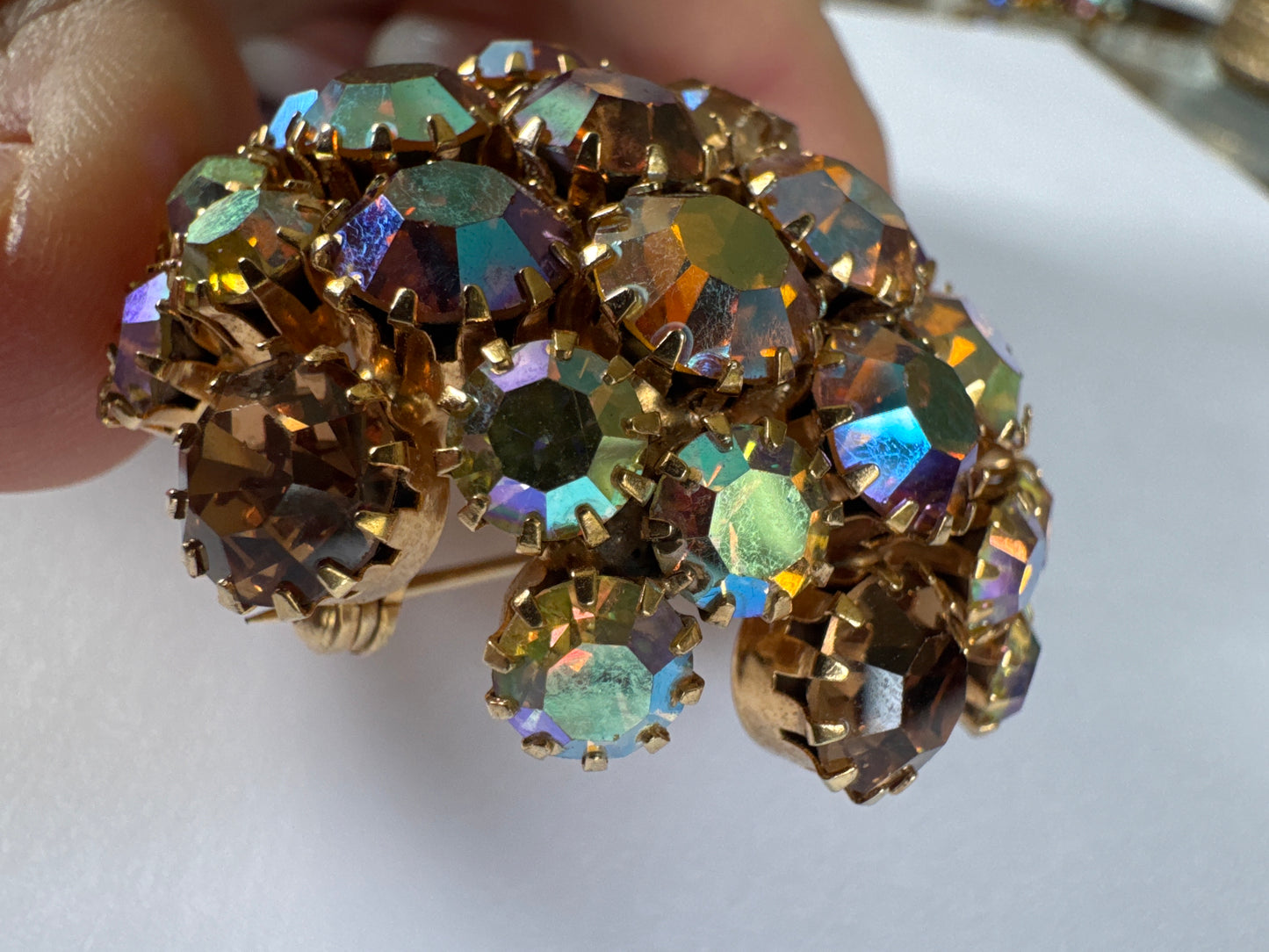 Stunning aurora borealis 1950s signed WARNER Dome brooch