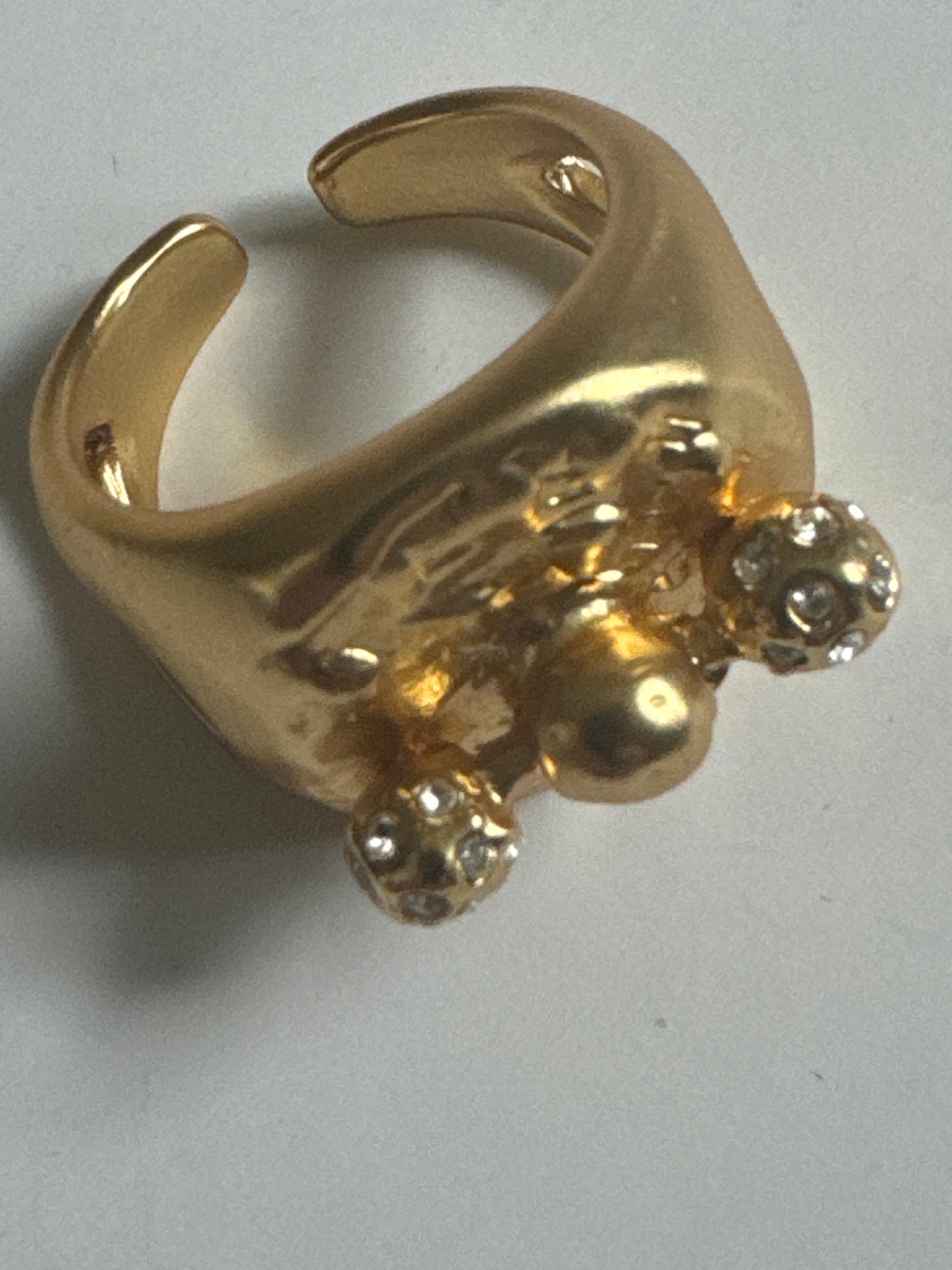 2000's signed SCHIAPARELLI gold tone ring with rhinestones