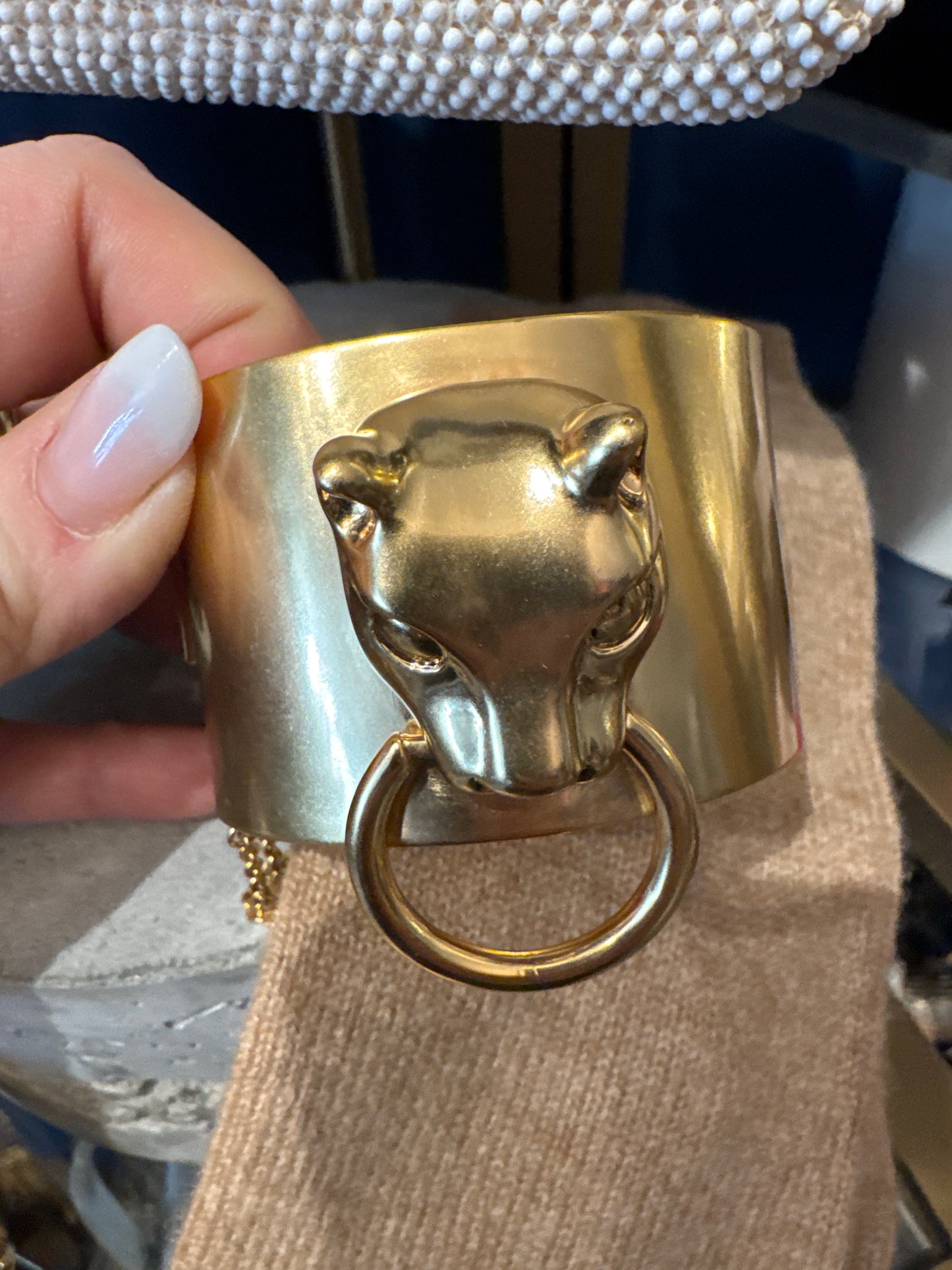 1980s gold tone heavyweight vintage door knocker panther cuff bracelet