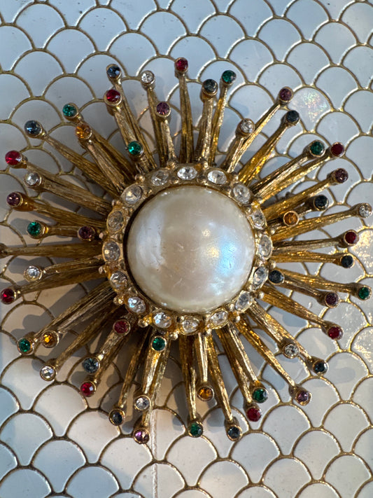 Beautiful 1960s Sputnick brooch with pearls and rhinestones. Marked made in USA.