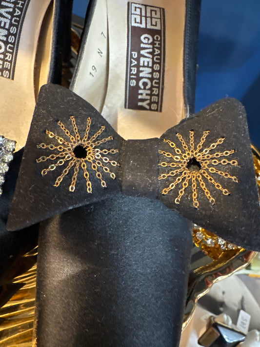 1940s felt and starburst shoe clip