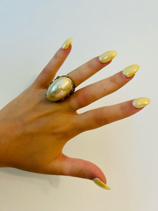 Vintage gold tone ring with mabe pearl