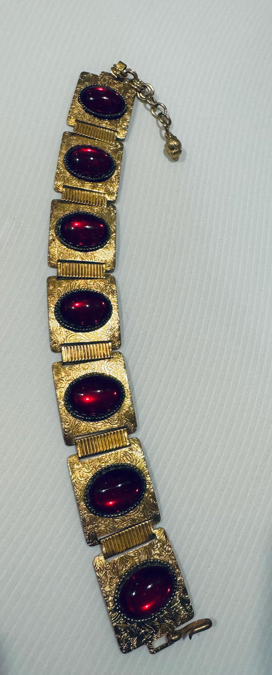 Wow factor 1950s gold tone with red stone choker necklace