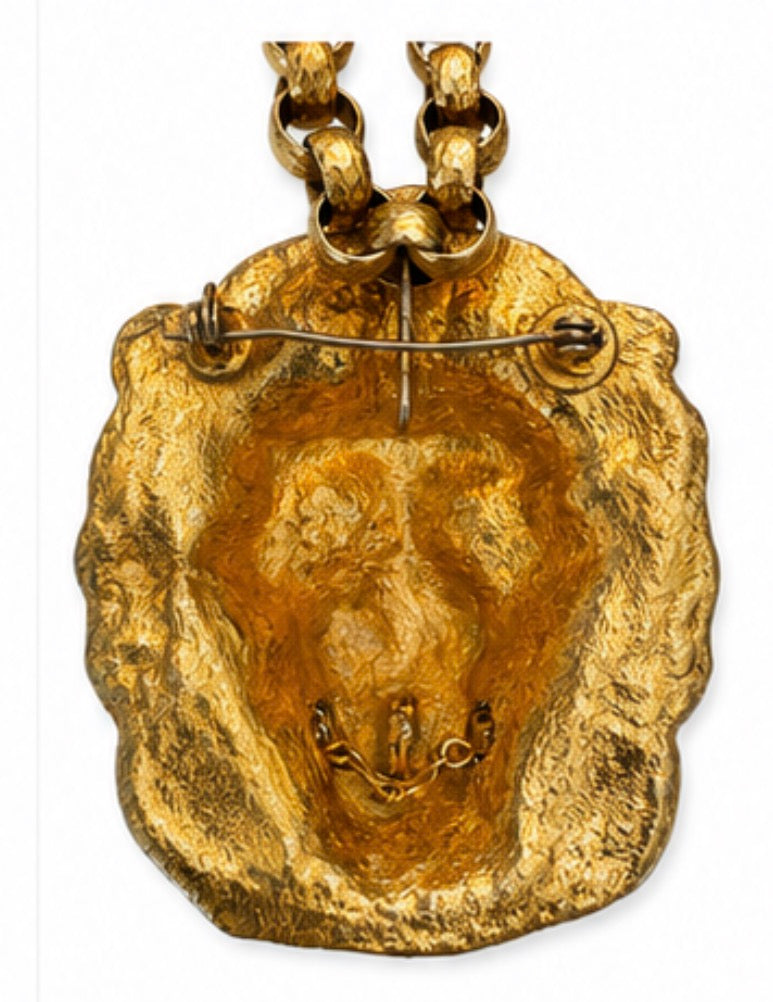 Beautiful 1960s gold tone lion head pendant necklace/brooch