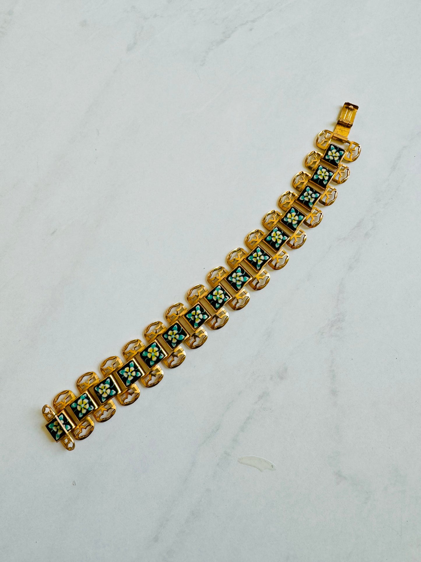 Gorgeous vintage gold tone and enamel flower bracelet