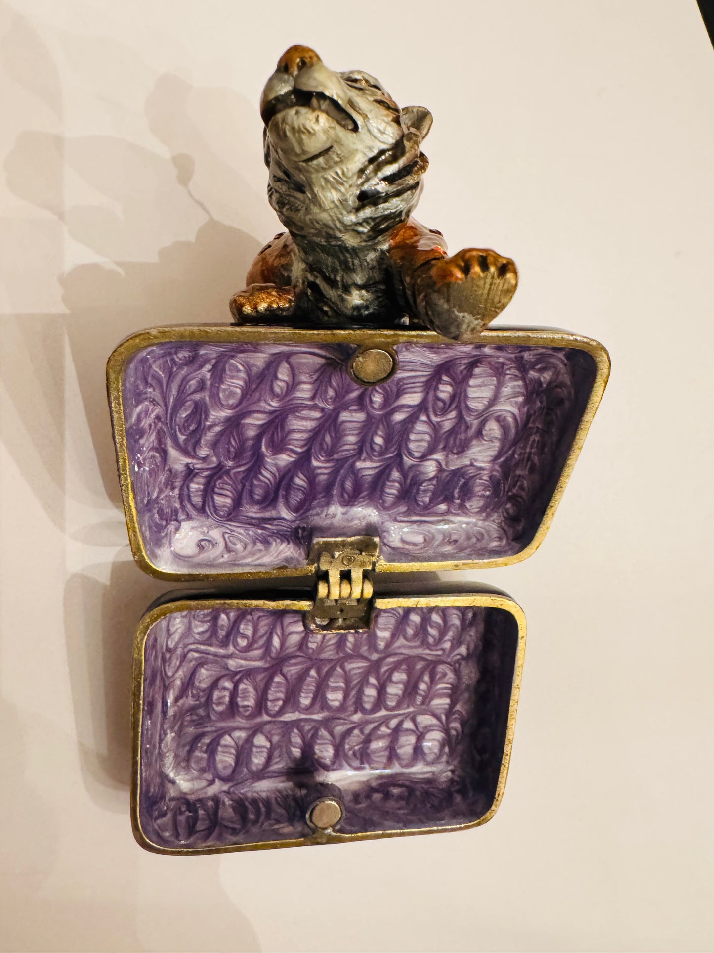 1980 cougar trinket box with enamel and rhinestones (missing one stone)