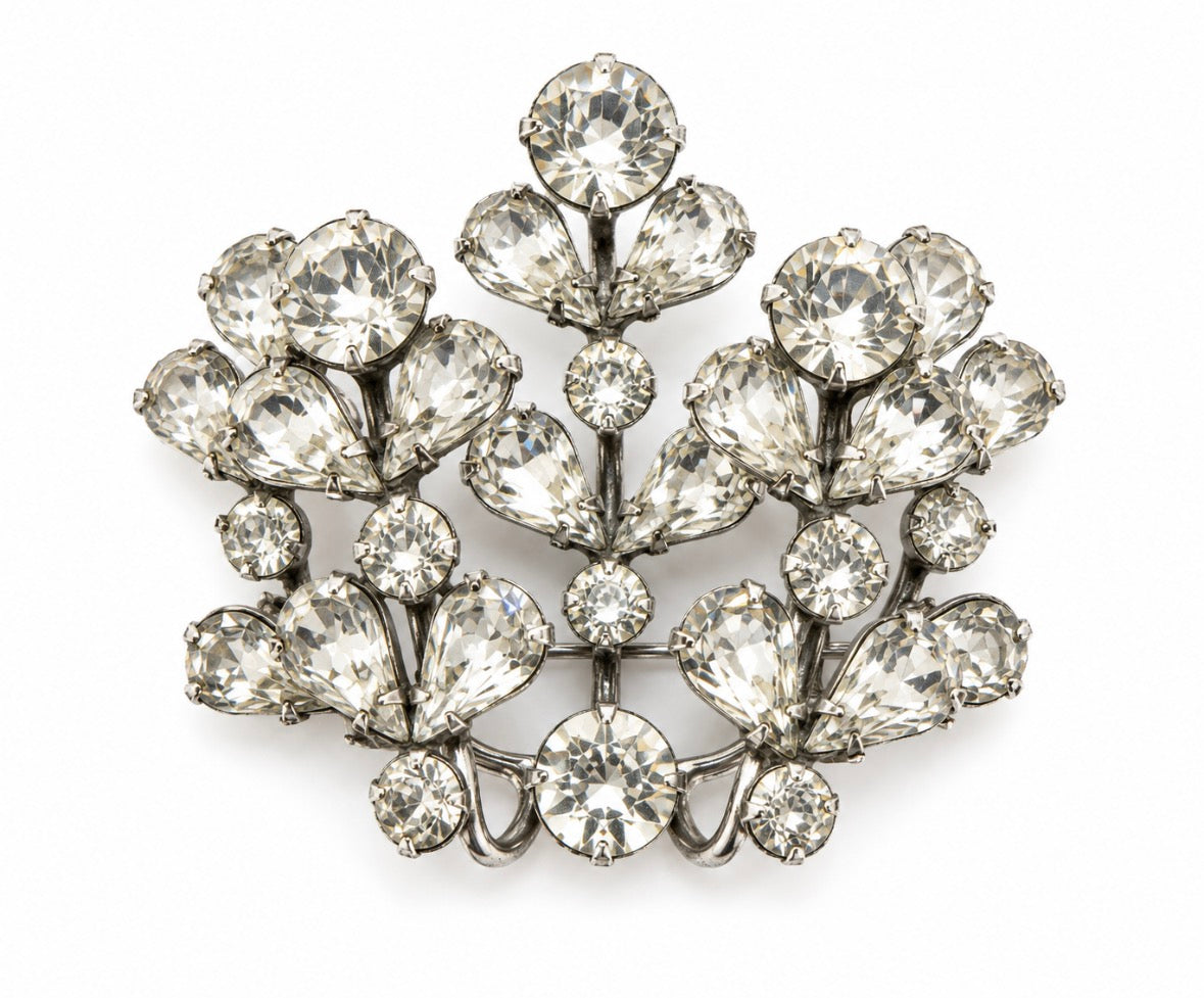 Weiss signed 1950s rhinestone 3 D brooch