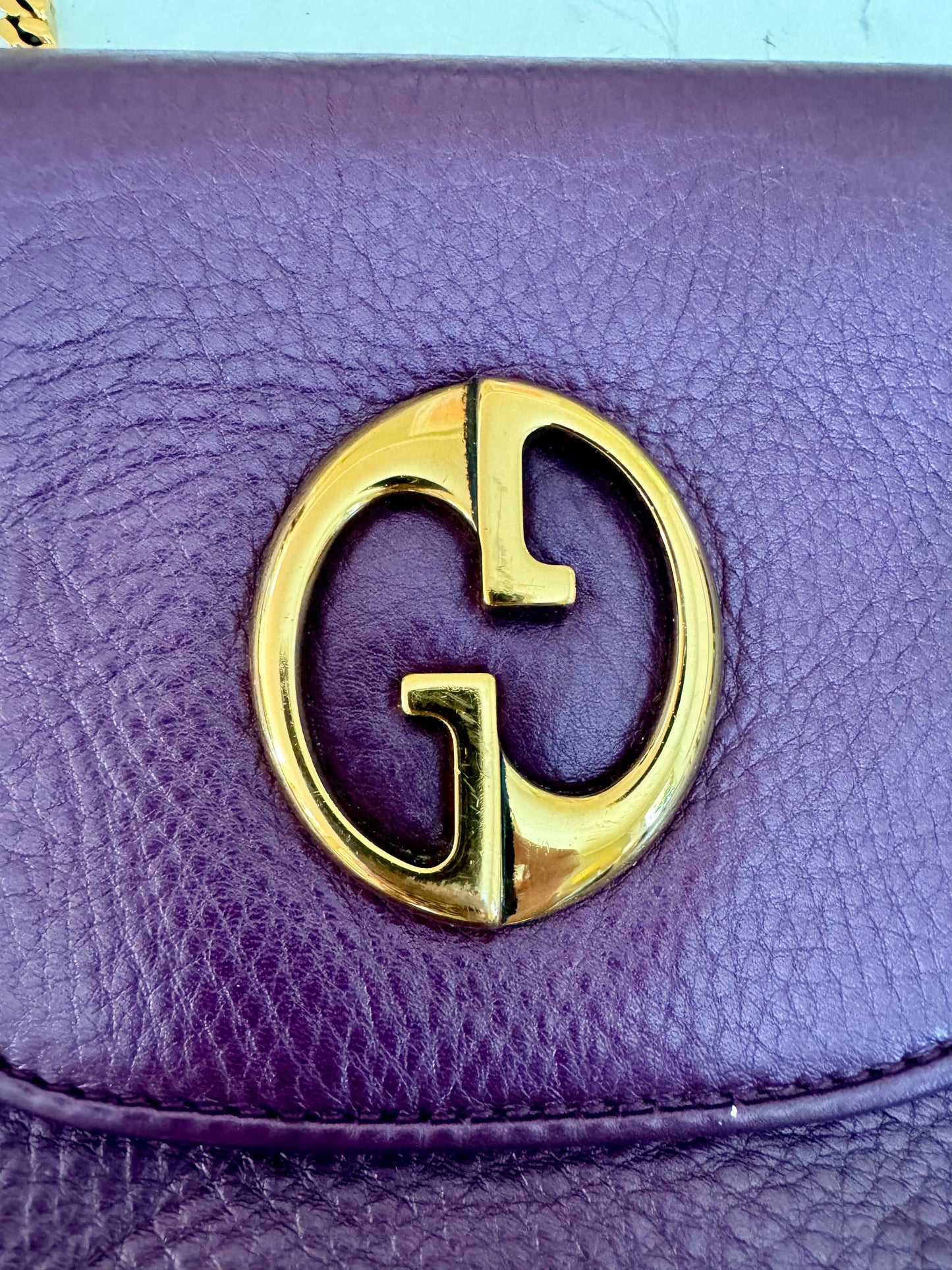 Fabulous mini Gucci crossbody in purple leather with gold tone hardware