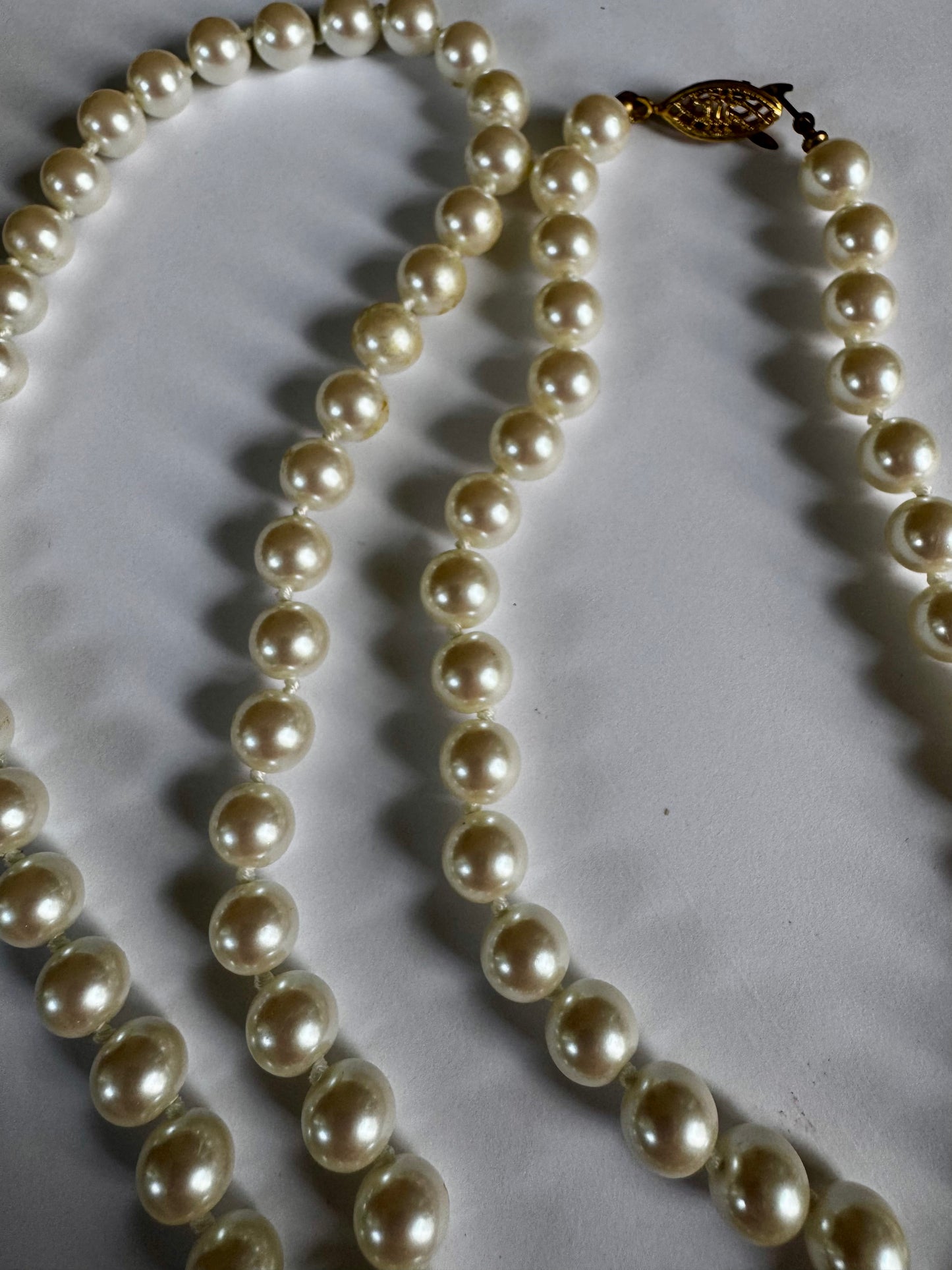 Vintage single strand pearl necklace