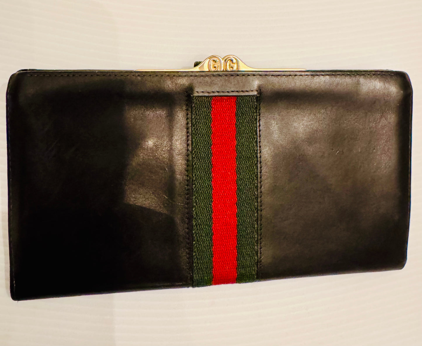 Vintage Gucci lambskin black leather long wallet with kiss lock coin purse