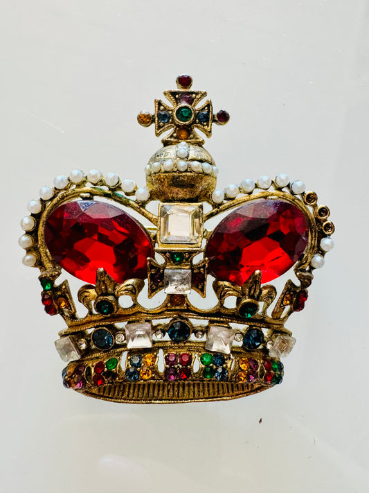 Crown brooch