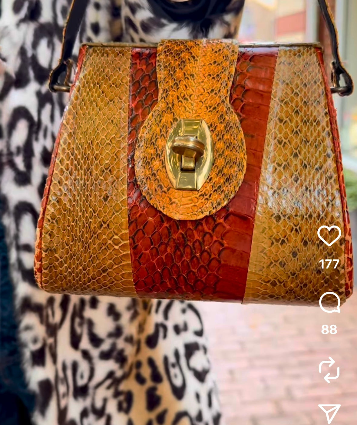 Beautiful 1940s snakeskin bag in fall colorway. Great condition.