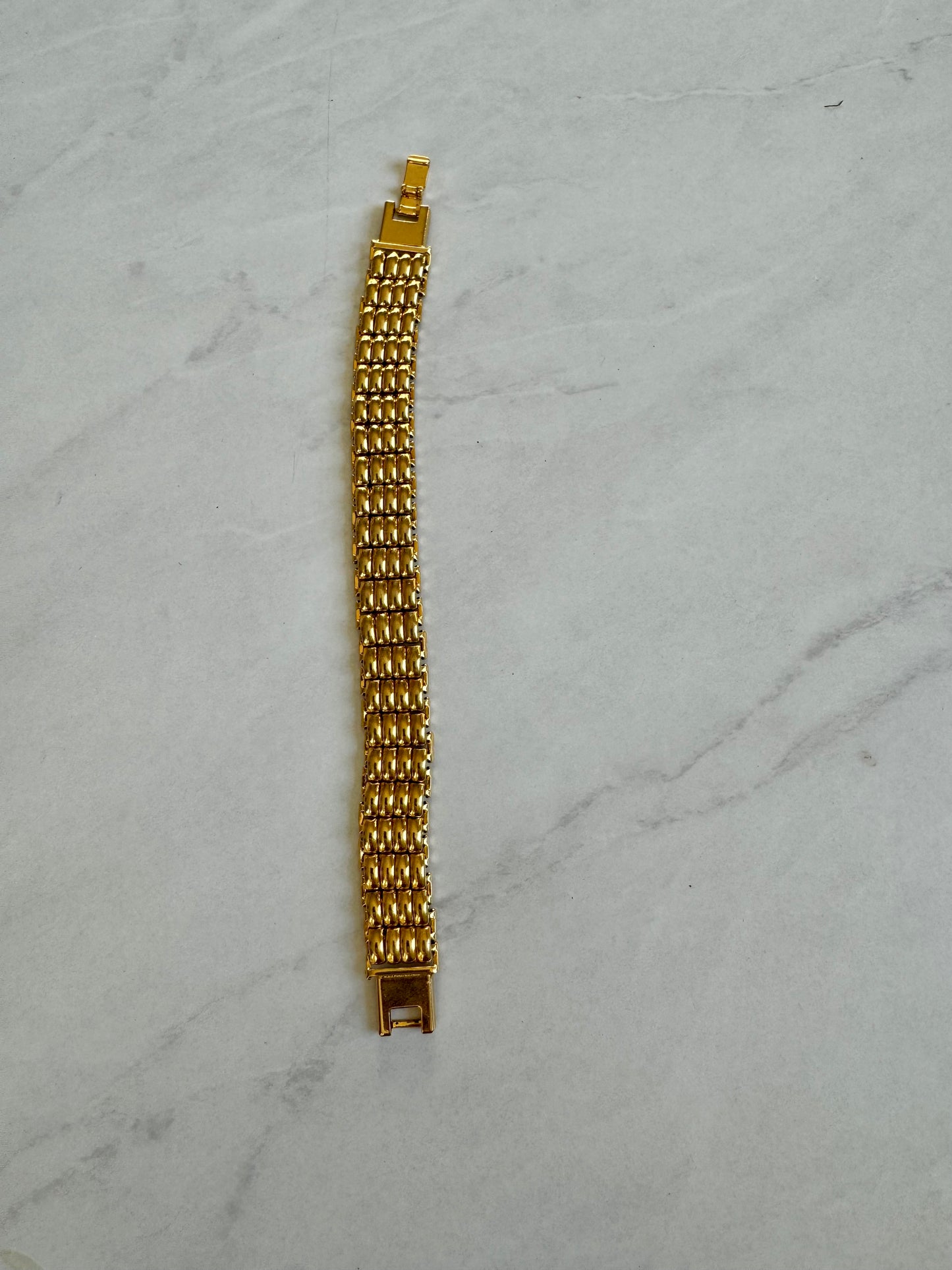 Gold tone 1980s bracelet, Great for layering.