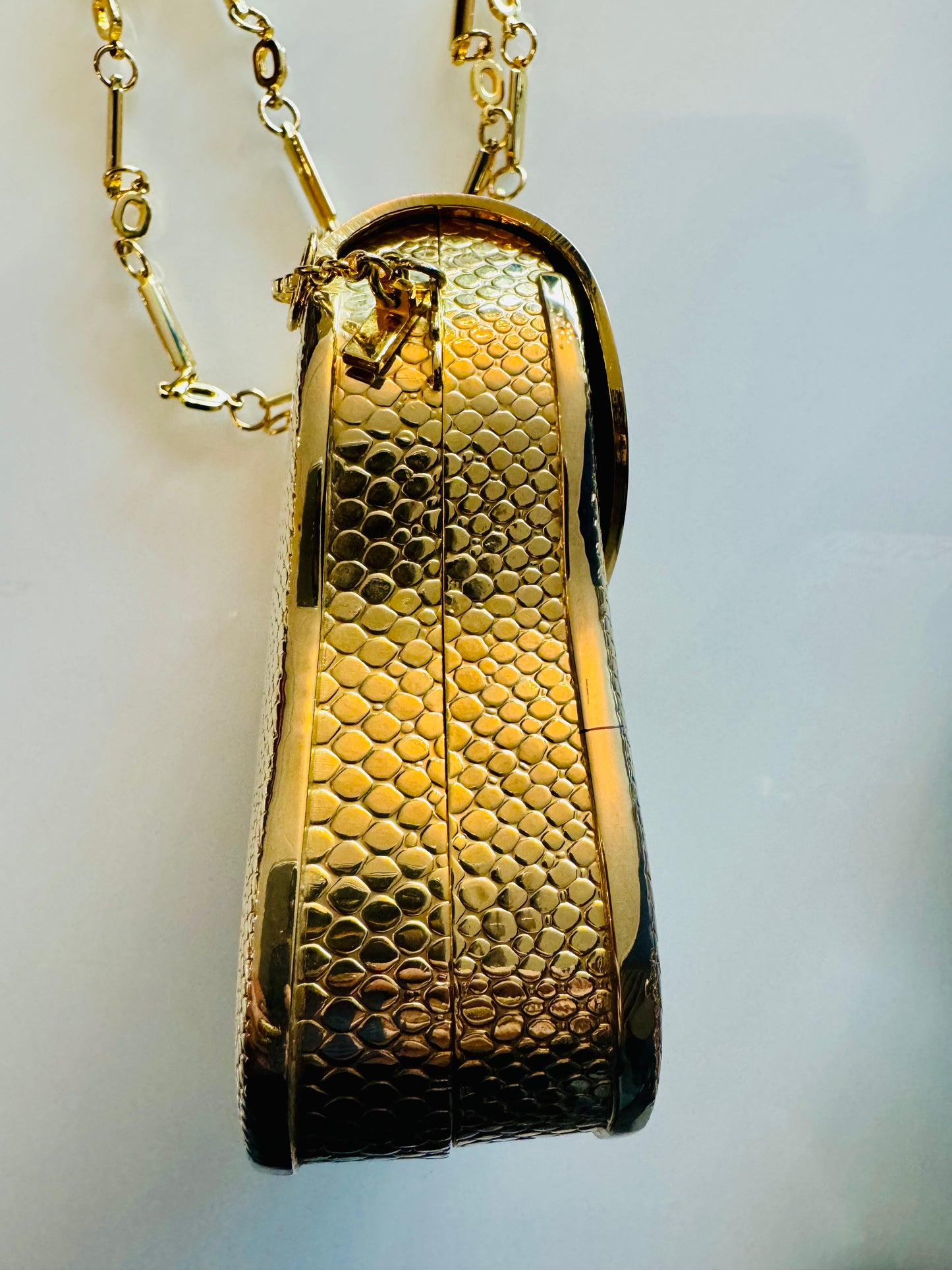 1970s hard top gold tone shoulder bag