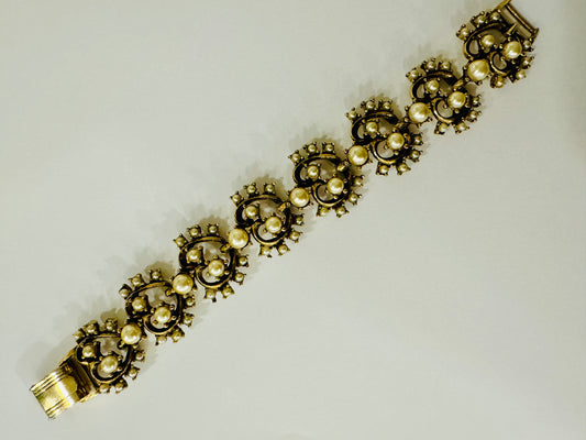 Vintage gold tone and pearl 1950's bracelet