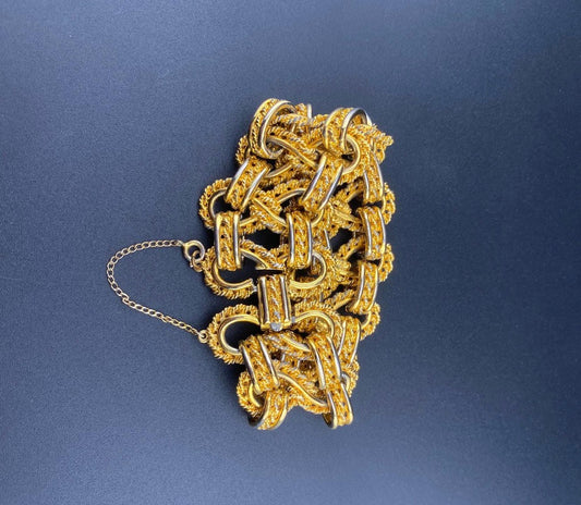 Signed 1970s chunky gold bracelet Hattie Carnagie