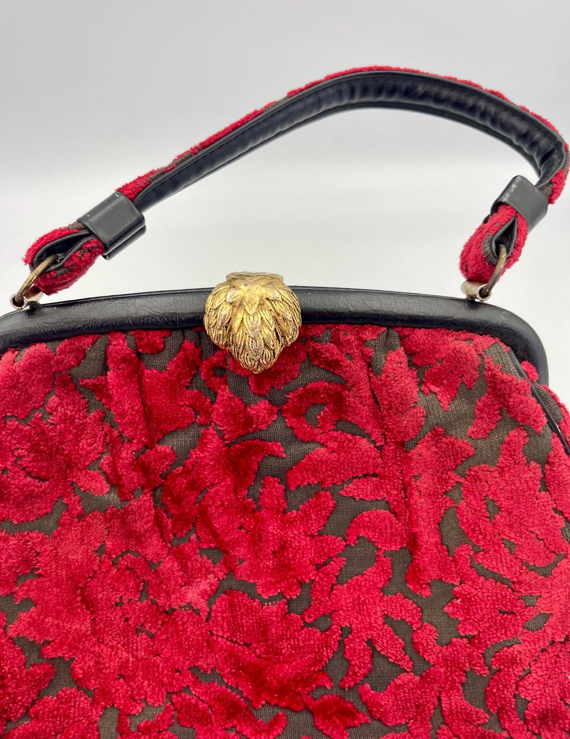 Vintage Red Chenille Carpet Bag Floral Top Handle Lion Head Kiss Lock Handbag