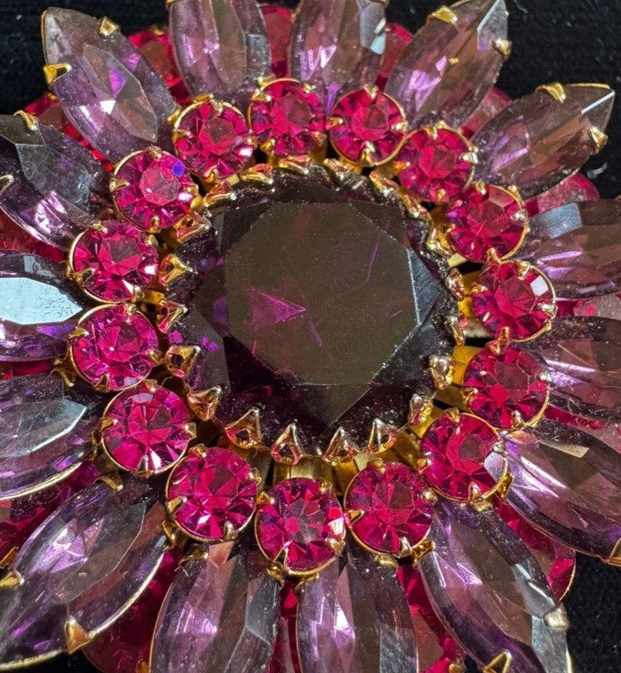 Gorgeous 1940s signed JUDY LEE shades of pink and purple 3-D glass rhinestone brooch