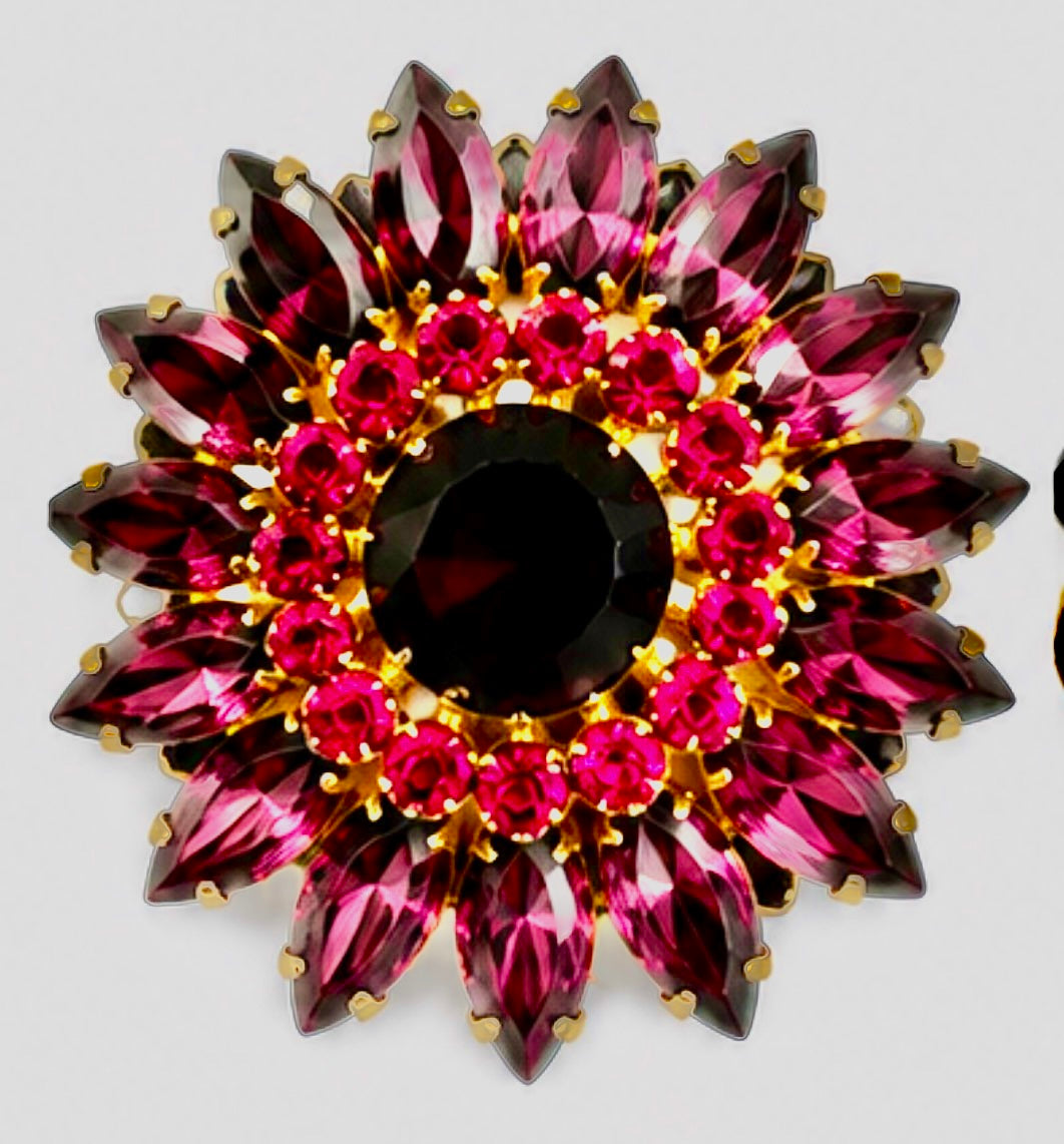 Gorgeous 1940s signed JUDY LEE shades of pink and purple 3-D glass rhinestone brooch