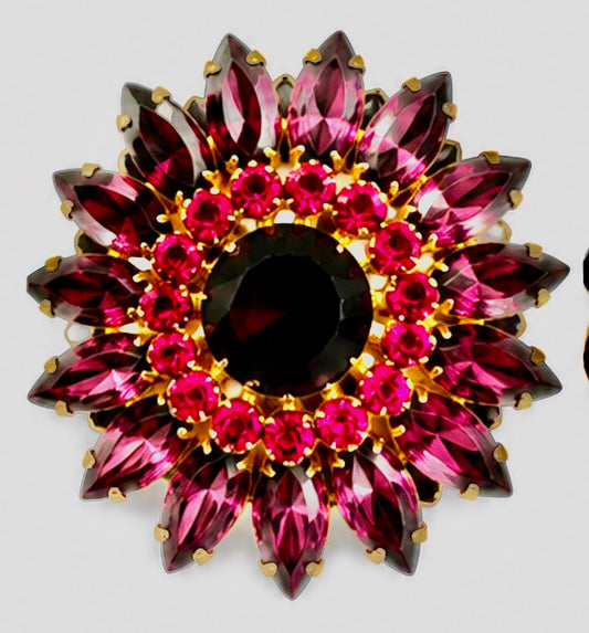Gorgeous 1940s signed JUDY LEE shades of pink and purple 3-D glass rhinestone brooch