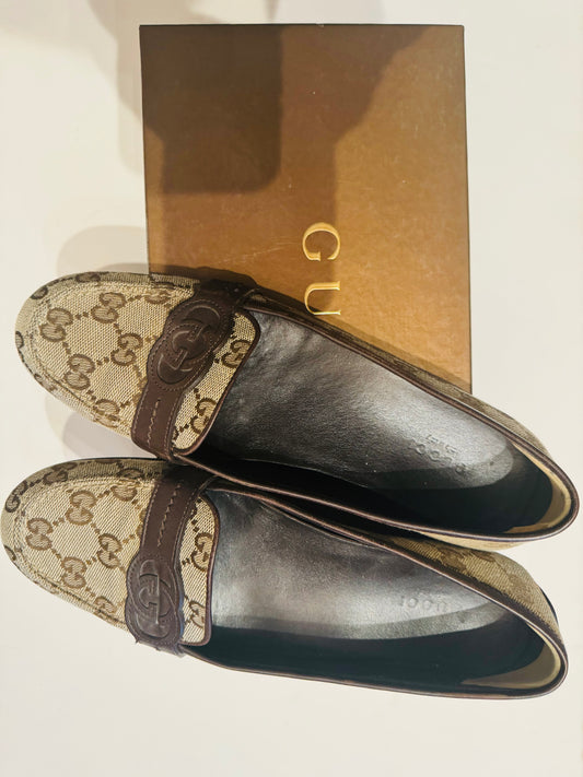 Cozy Gucci Loafers size 6 1/2