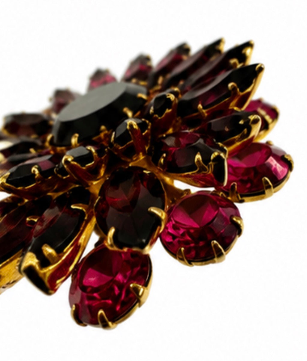 Gorgeous 1940s signed JUDY LEE shades of pink and purple 3-D glass rhinestone brooch