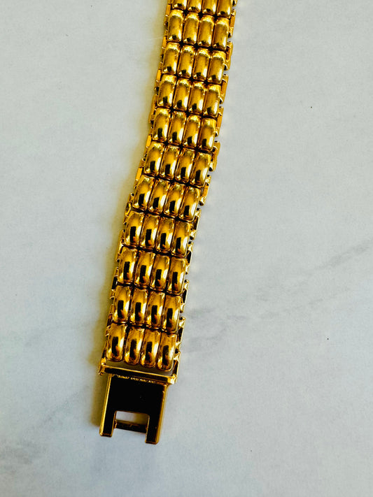Gold tone 1980s bracelet, Great for layering.