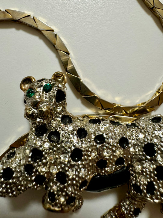 Vintage cheetah rhinestone pendant necklace with movable legs and tail / gold tone chain