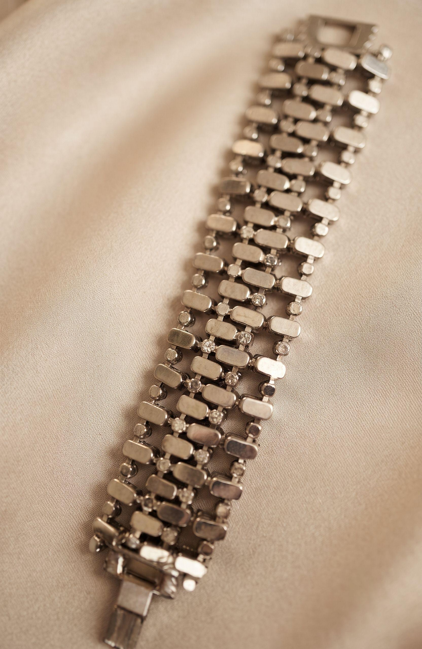 Beautiful 1940s rare bracelet with aquamarine and pink colored rhinestones in three rows