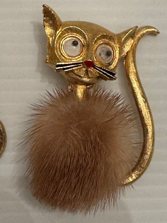 Adorable  1960s googly eye gold tone cat brooch with min body. Also available is a matching doggie.