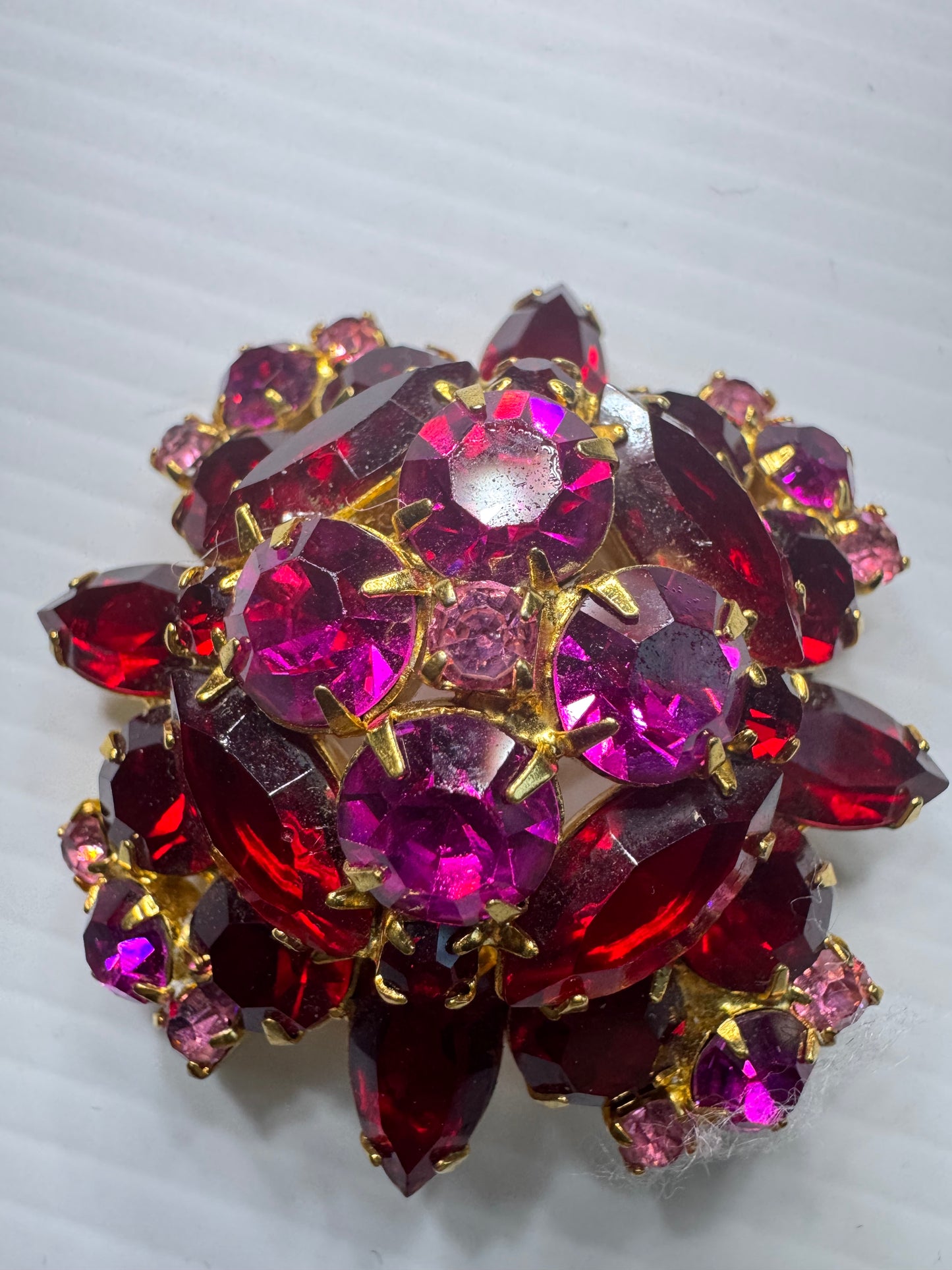 1940s fantastic, red and pink rhinestone layered brooch