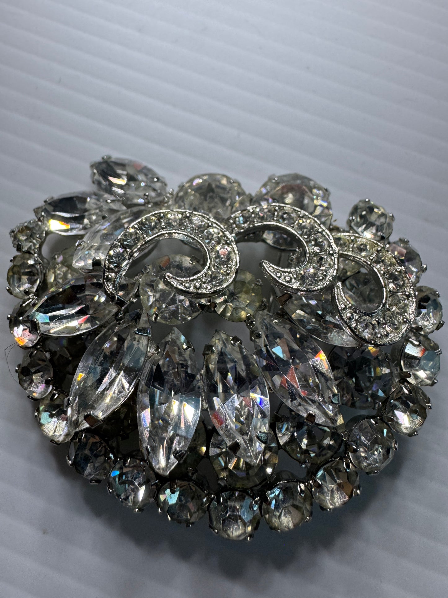 Beautiful 1940s unsigned Eisenberg layered brooch with clear rhinestones