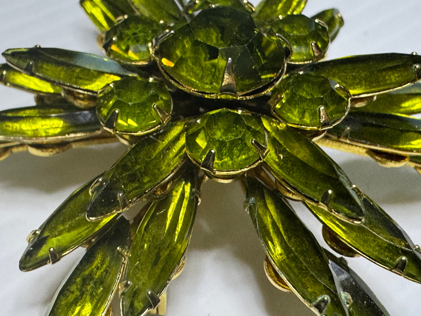 1940s absolutely beautiful signed JUDY LEE olivine colored 3-D rhinestone brooch