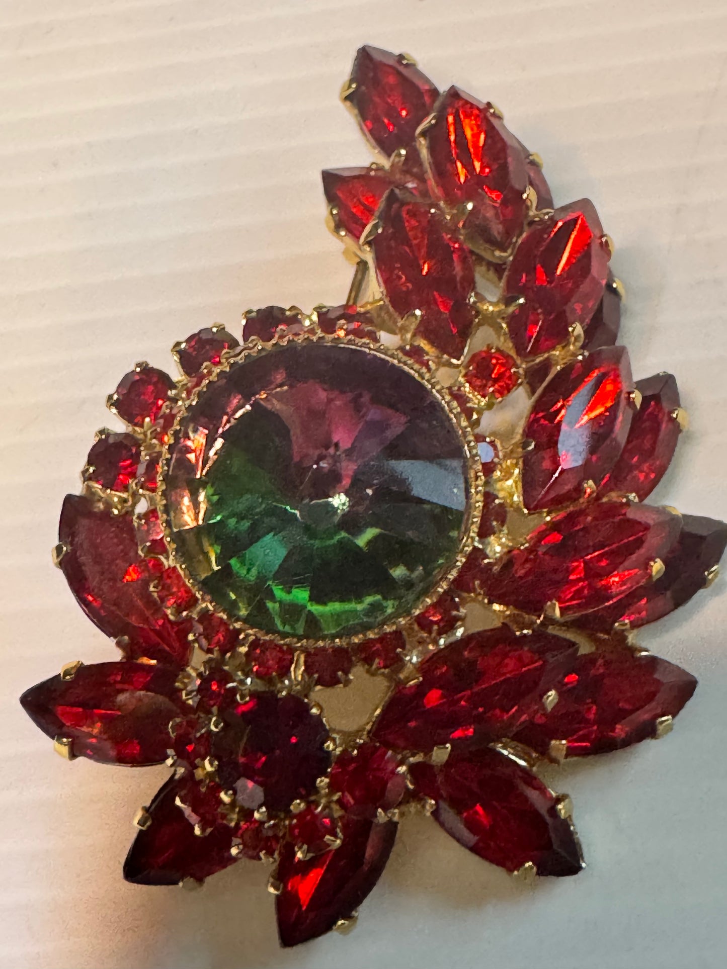 Beautiful Delizza & Elster rare, red rhinestone brooch with watermelon centerstone