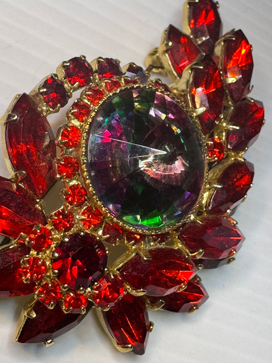 Beautiful Delizza & Elster rare, red rhinestone brooch with watermelon centerstone