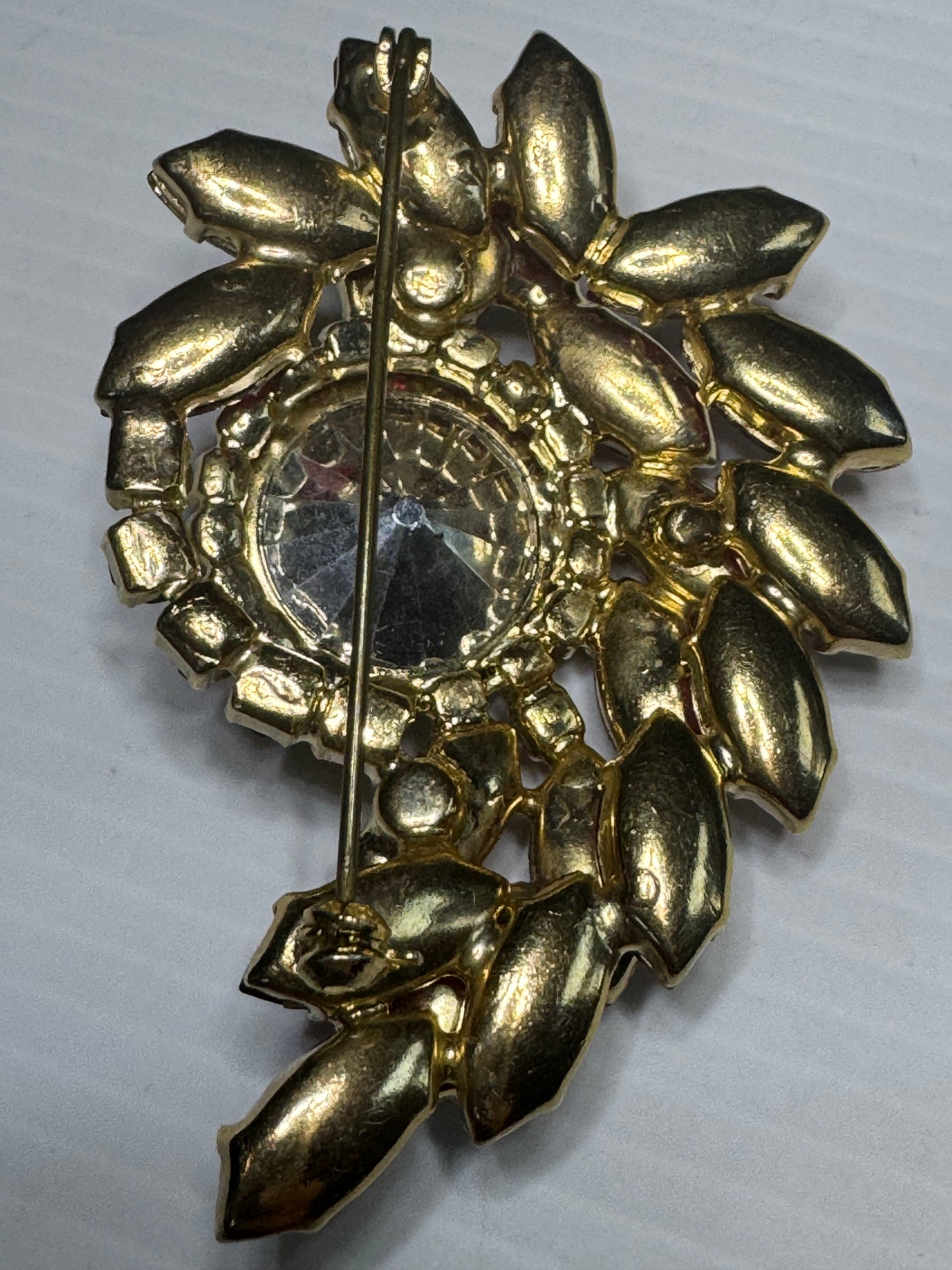 Beautiful Delizza & Elster rare, red rhinestone brooch with watermelon centerstone