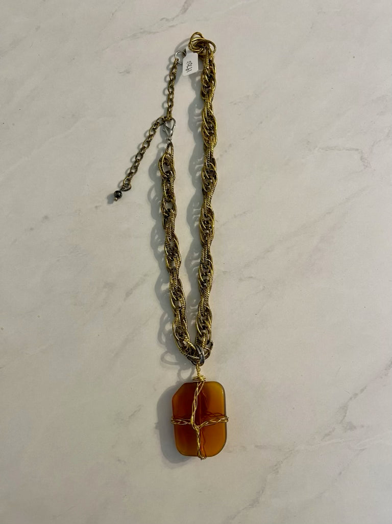 Vintage 1970’s gold tone chain with Amber stone