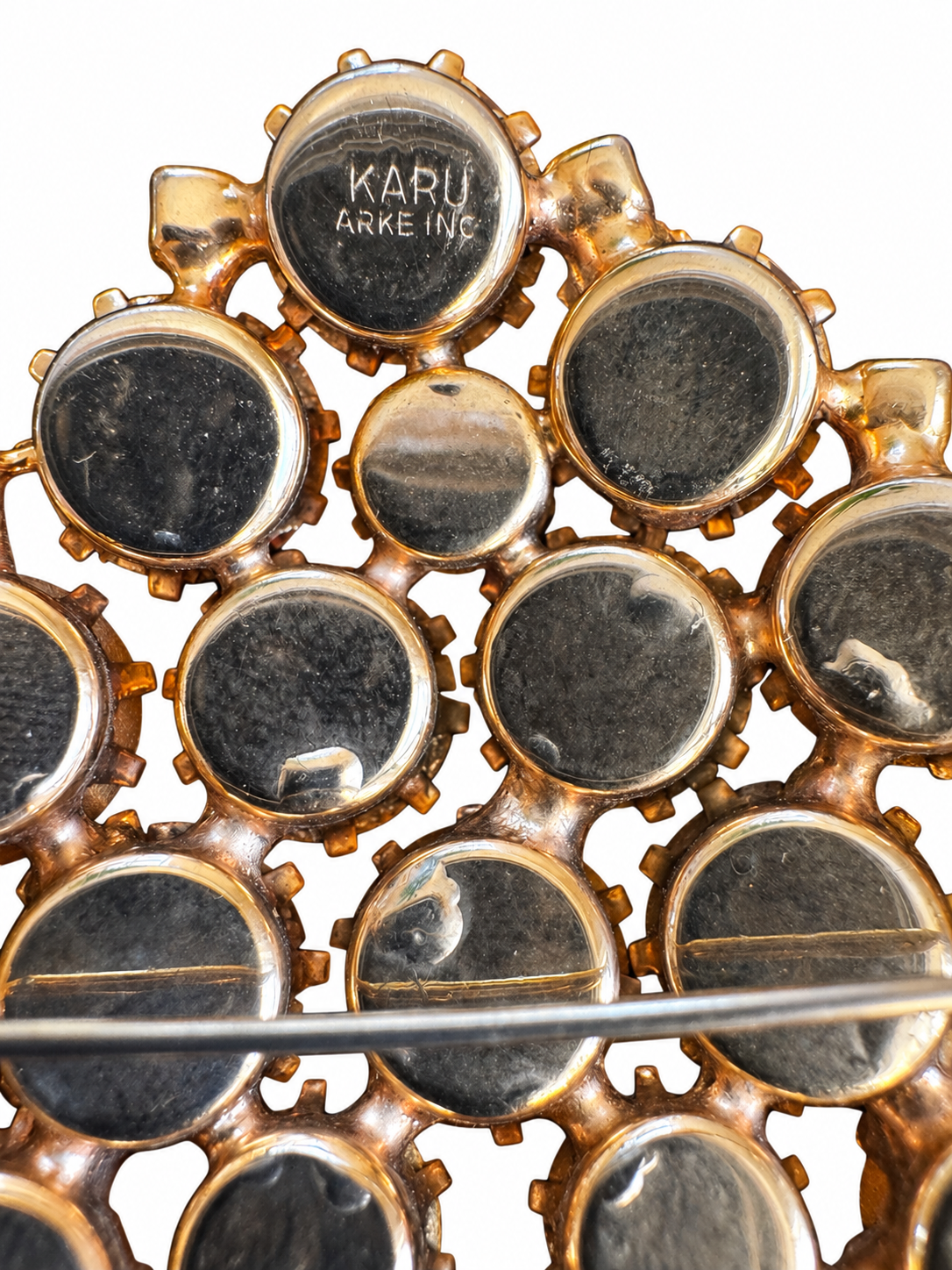 1950s prong set by KARU signed heart brooch in shades of Amber ￼