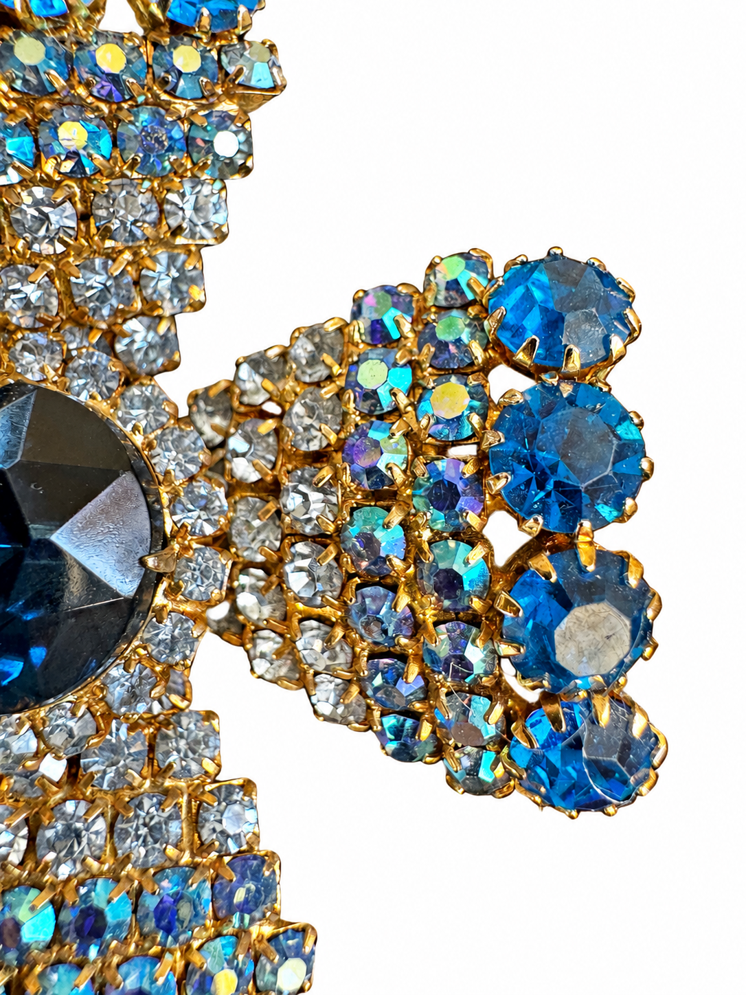 Absolutely beautiful vintage signed SCHIAPARELLI brooch in shades of blue with aurora borealis