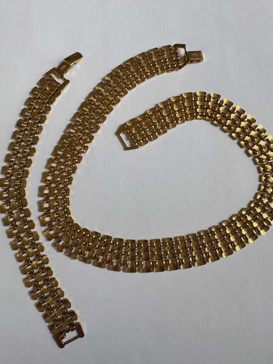 1970s vintage NAPIER gold tone necklace and bracelet set
